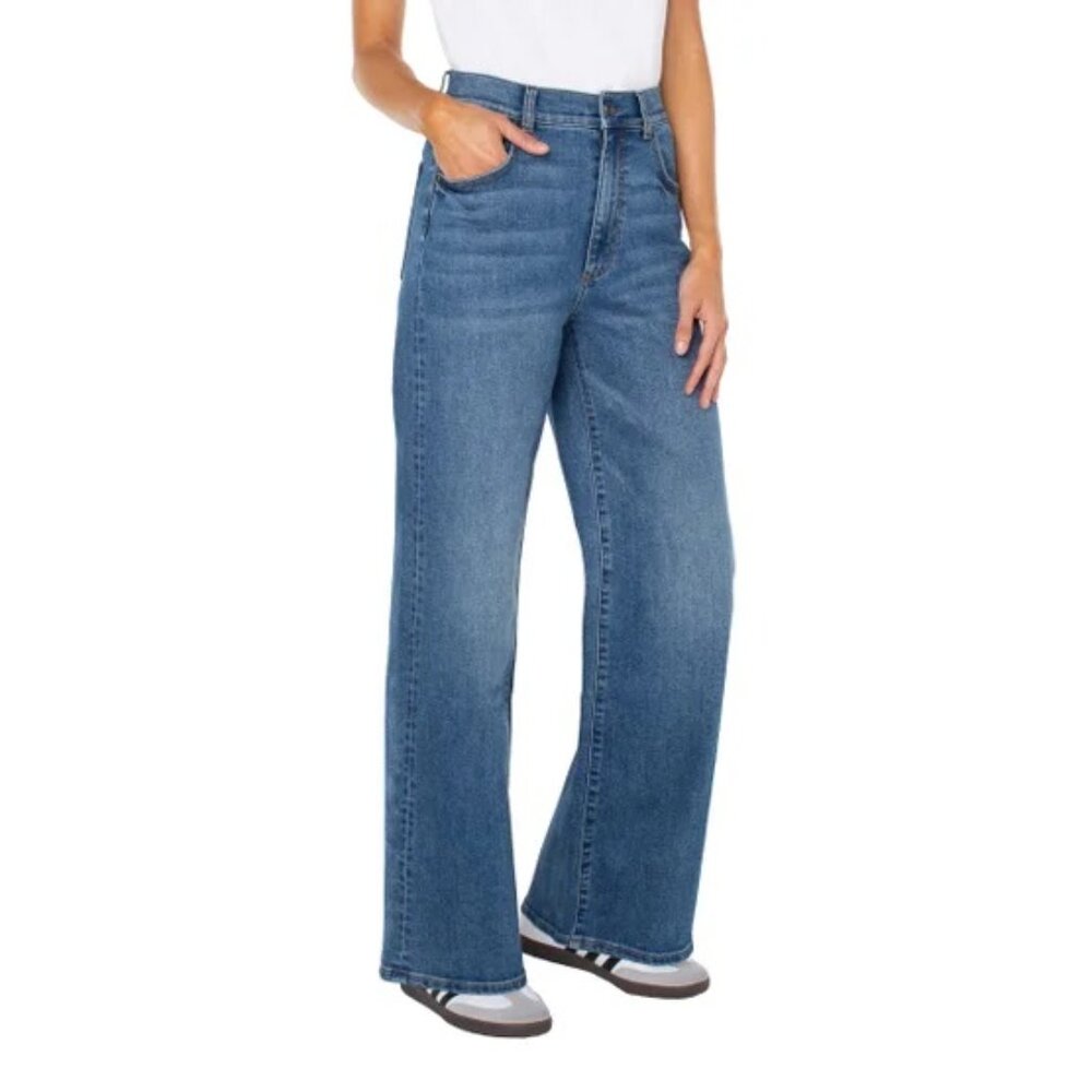 Well Worn Women's High Rise Wide Leg Jeans Blue, Size 16 (New)